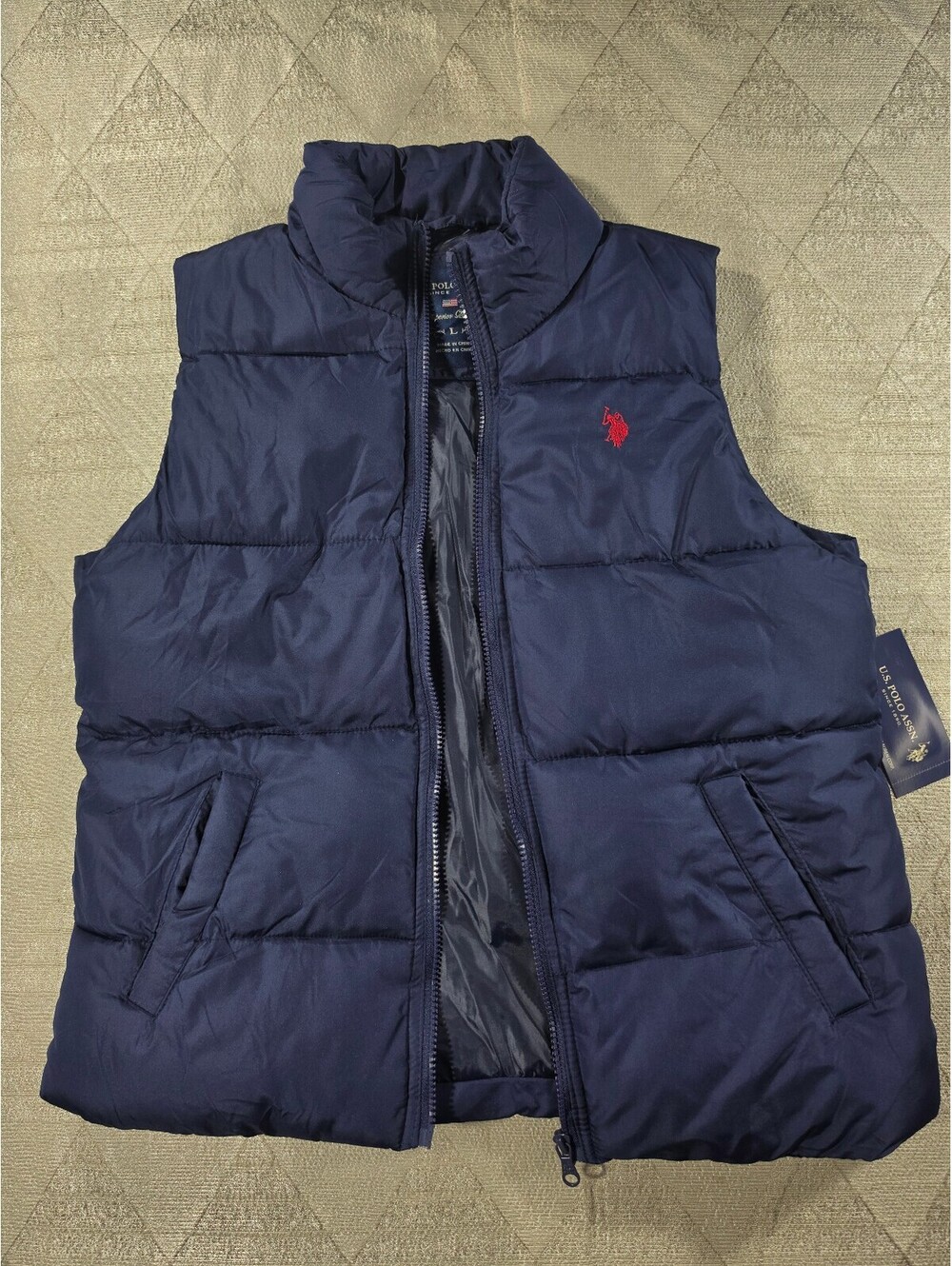 U.S. Polo Assn. Men's Navy Blue Puffer Vest Size Large with Red Logo